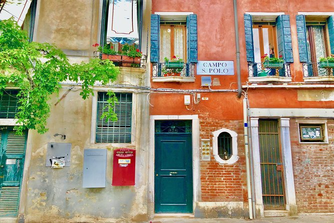 San Polo, Rialto & Frari: 2-Hour Private Walking Tour in Venice - Frari Basilica: stepping from market life into Renaissance art