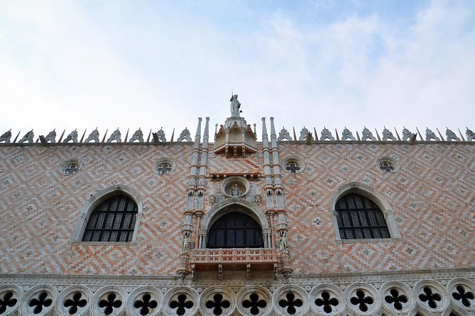Skip the Line: Best of Venice Private Tour Including San Marco Doges' Palace and Gondola Ride - Practical Tips Before You Go: Dress Code, Green Pass, and the €5 Access Fee