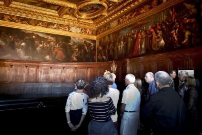Skip the line Doge's Palace Guided Walking Tour in Venice - The 1-hour inside visit: power rooms, art, and Tintoretto’s scale