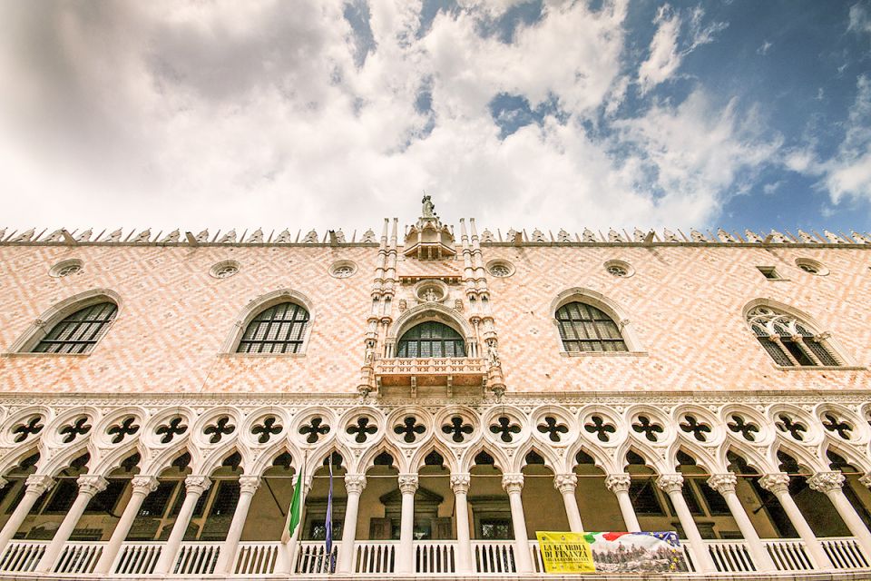 Skip-the-Line Guided Tour of Doge's Palace - Golden stairs and grand rooms: how the guide helps you read the palace
