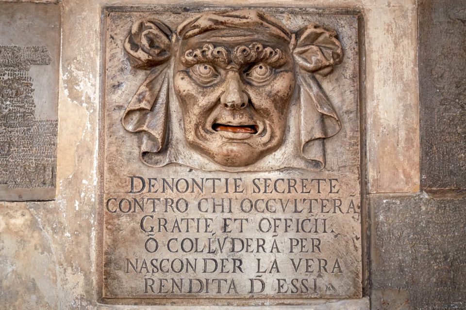 Skip-the-Line Guided Tour of Doge's Palace - Prison life and Casanova: where the palace story turns from grand to grim