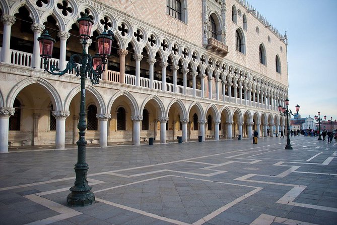 Skip the Line Venice Doge's Palace and St. Mark's Basilica Tour - The guide makes or breaks the experience