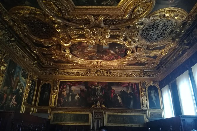 Skip-the-Line Venice Private Tour Including St Mark Doges Palace & Gondola Ride - Entering St Mark’s Basilica: mosaics, bronze horses, and the big symbols