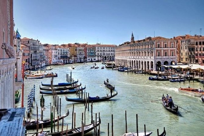Skip-the-Line Venice Private Tour Including St Mark Doges Palace & Gondola Ride - Rialto Bridge: timing, sun, and what to aim for in your photos