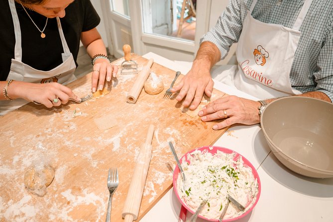 Small Group Pasta and Tiramisu Class at Local's Home in Venice - Step-by-step: how the evening flows in a real home