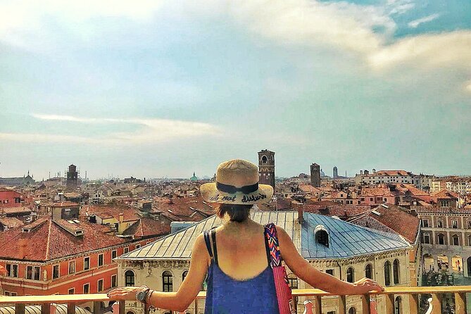 Small Group Tour to Venice departing from Abano Terme - Rialto Bridge and the Rialto Market zone: the old commerce hub