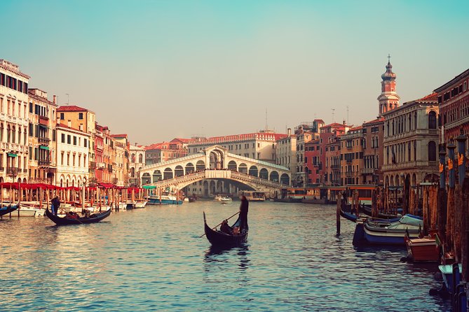 Small Group Venice Grand Canal Panoramic Tour - The palaces and bridges section: where your photos come from