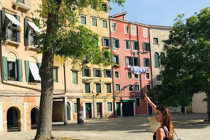 Small-Group Walking Tour of the Jewish Ghetto in Venice - Walking Into Cannaregio’s Jewish Ghetto World