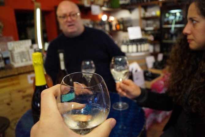 Sparkling Wine & Italian Prosecco Tasting in Venice - What you’ll drink and eat: glasses, local finger food, and snacks