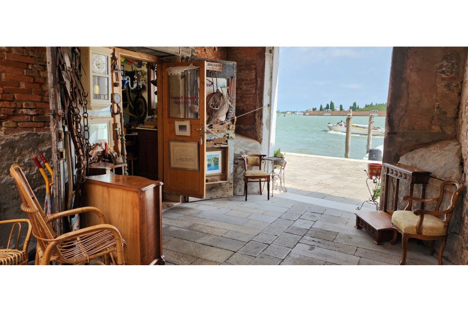 Spider-Man, The Tourist & all Movie Locations in Venice - How the host keeps it entertaining (and why that helps your photos)