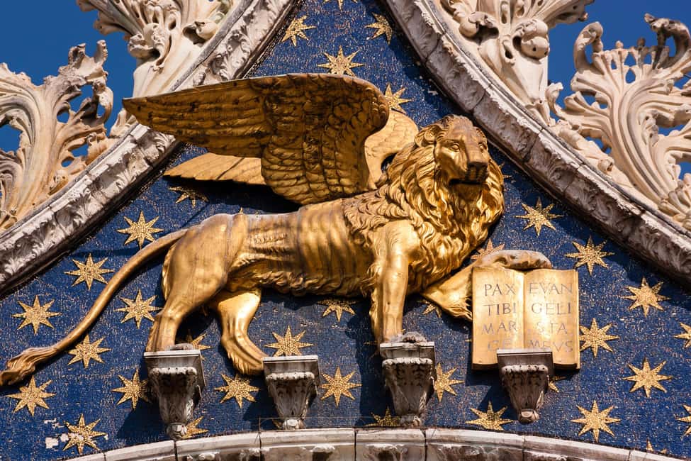 St Mark's Basilica and Doge's Palace Priority Entry Ticket - St Mark’s with audio guide vs a live guide: how you’ll experience the story