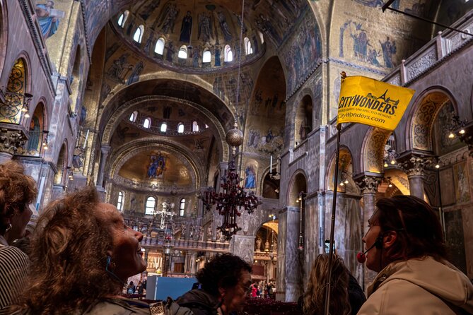 St. Mark’s Basilica Guided Tour with Venice Canals Gondola Ride - Timing and photo strategy in 90 minutes