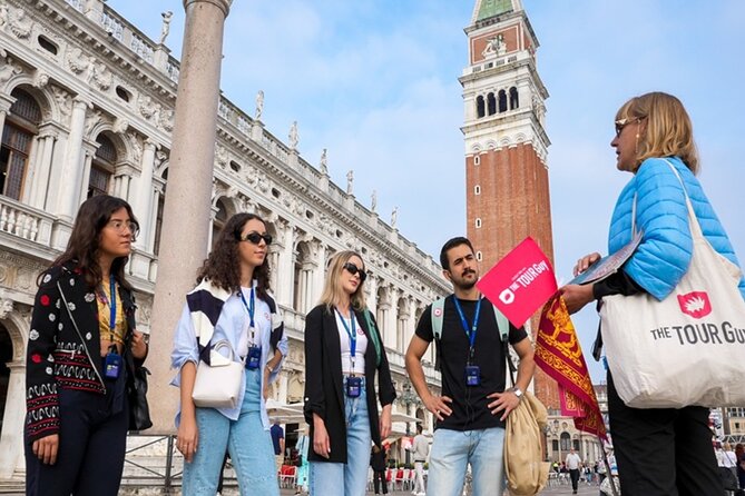 St Mark's, Doge's Palace, with Murano and Burano & Gondola Ride - Lunch time and regrouping: use it like a local