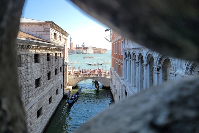 St Mark's, Doge's Palace, with Murano and Burano & Gondola Ride - Burano lace workshop and colorful streets with room to breathe