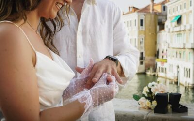 Stylish Photoshoots in Venice - How the photographer directs you (even if you hate posing)