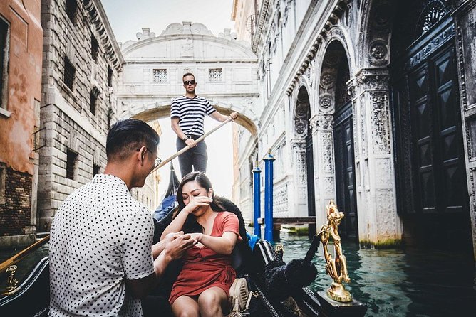Sunrise Couple Photoshoot Tour - Carlo and Lisa’s Approach: Fun, Relaxed, and Built for Non-Models