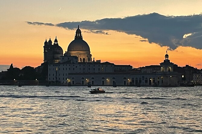 Sunset Jazz Catamaran Cruise with Aperitivo and Live Saxophone - The jazz factor: live saxophone plus a careful music mix