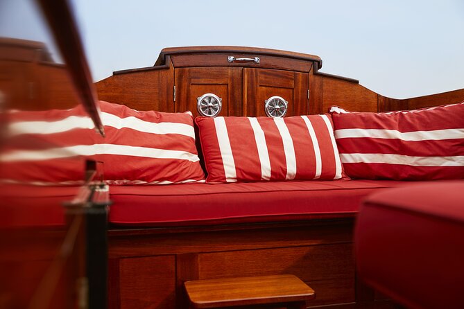 Sweet Molly Venetian Lagoon Boat Tour (4 hours) - Captain and Communication: English and Real Host Energy