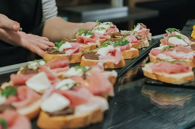 Tapas & Wines through secret Venice - What you’ll eat and drink: cichetti basics, bread included