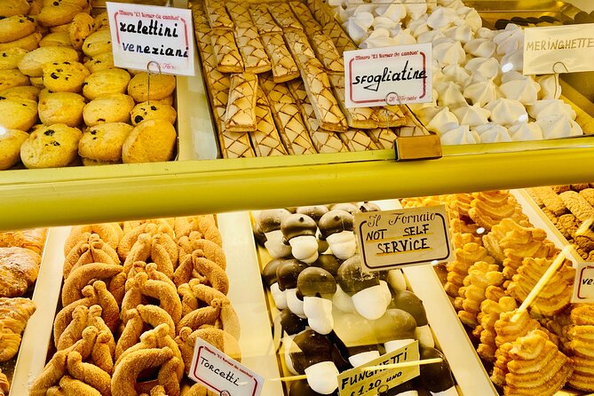 Tasty Street Food Tour of Venice City Center with Cicchetti & Local Specialties - The Final Stretch Toward Campo Santa Margherita: Finishing With a Sweet Note