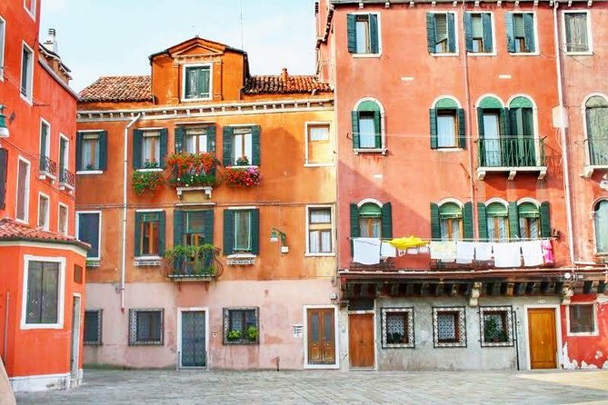 Tasty Street Food Tour of Venice City Center with Cicchetti & Local Specialties - Walking Time, Uneven Streets, and Why Small Groups Help