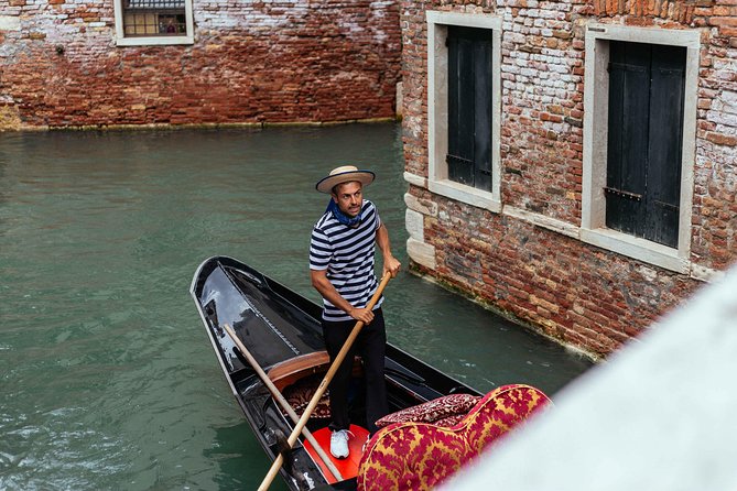 The Best of Venice: San Marco Highlights & Gondola Ride - CO2 Neutral, Mobile Tickets, and the €5 Access Fee Reality