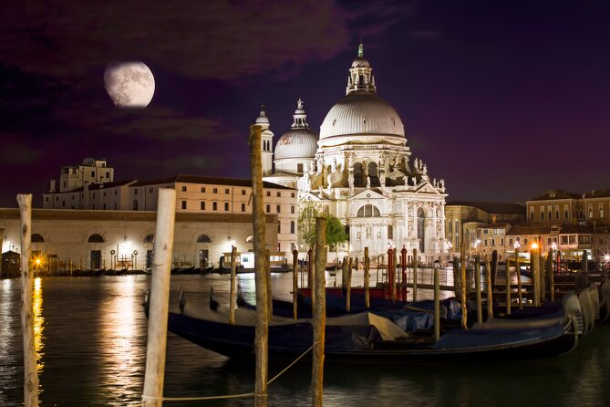 The Dark Side of Venice: Mysteries and Legends - A 6:00 pm start that makes sense for Venice at night