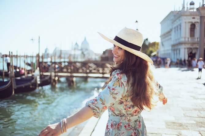 The Grand Canal & Rialto Bridge Private Photo Shoot - Piazza San Marco and Basilica di San Marco: iconic backgrounds without the hassle