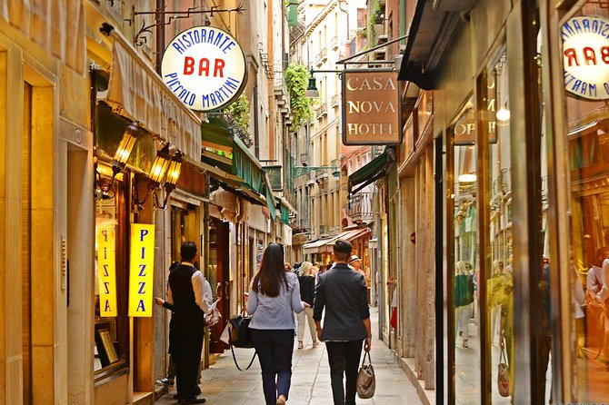 The Heart of Venice: Discover the City on Foot. - Why a radio-guided walk makes Venice less stressful
