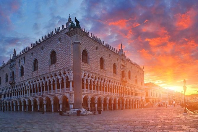 The Heart of Venice: Discover the City on Foot. - Getting your bearings at Calle larga de l’Ascension