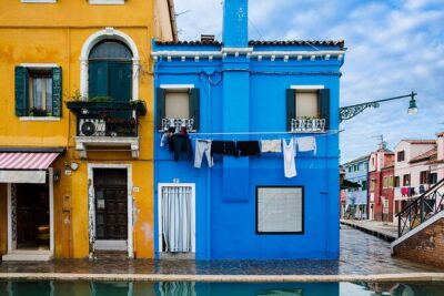 The Secret Corners of Burano - The church stop: a dramatic entrance story before Burano