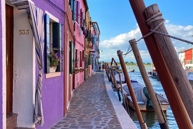 The Secret Corners of Burano - Bright streets are nice. The meaning is better.
