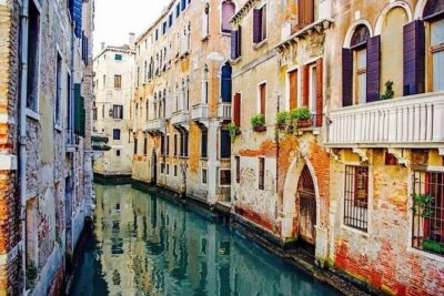 Tour of The Real Hidden Venice - Crossing toward the Jewish Quarter: history that explains the city