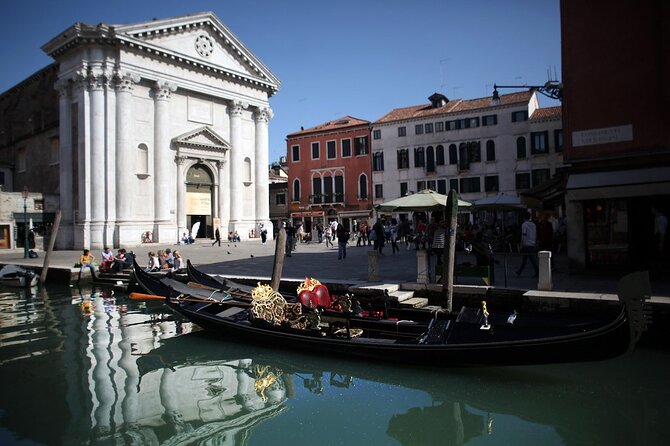 Tour on the Trails of Commissario Brunetti in Venice - Meeting Vianello, Patta, Battistini, and Elettra along the way