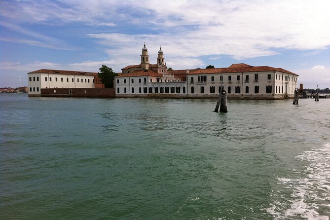 Tour to the islands of San Servolo and San Lazzaro degli Armeni - Stop 2: San Lazzaro degli Armeni and the Mekhitarist monastery