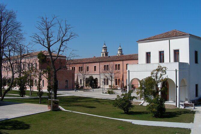 Tour to the islands of San Servolo and San Lazzaro degli Armeni - Price and logistics: what you pay, what you still need