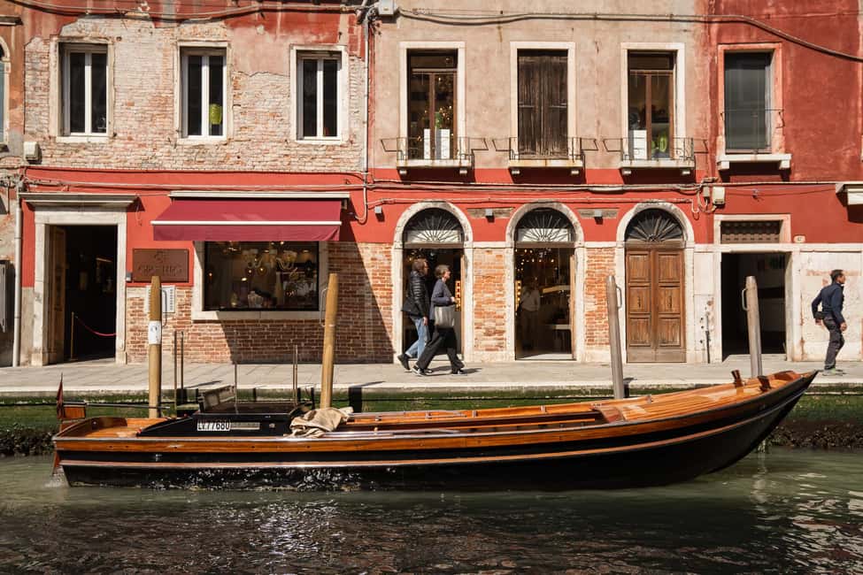 travel through time in Murano with a historic Venetian boat - Private Group Day: Perfect for Anniversaries and Proposals