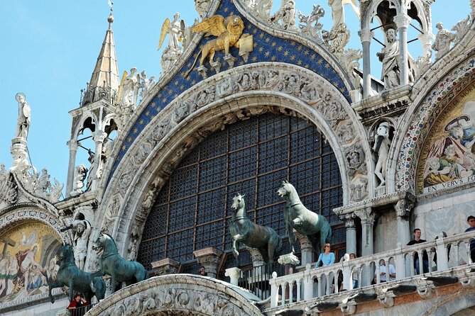 Unusual Perspectives of St Mark's Basilica & optional Pala d'Oro - The basilica route: mosaics and bronze horses with context