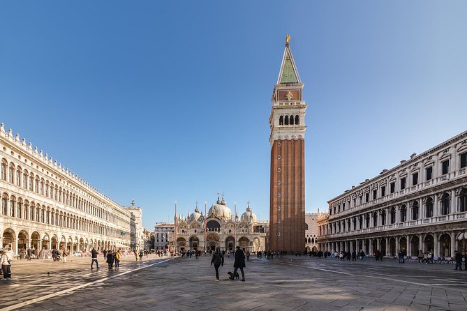 Unusual Venice Walking Tour through Rialto & Gondola Experience - Rialto Bridge and the Views You’re Meant to Catch