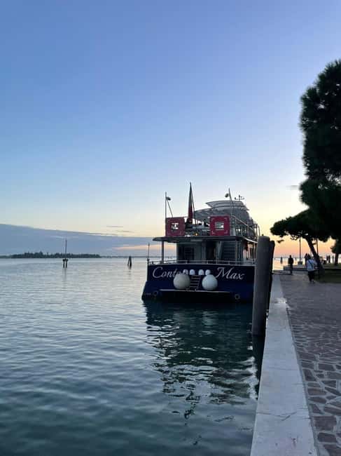 Venetian Lagoon Tour: Visit Murano, Burano and Torcello - Murano glass-blowing: what the “master” demo actually gives you