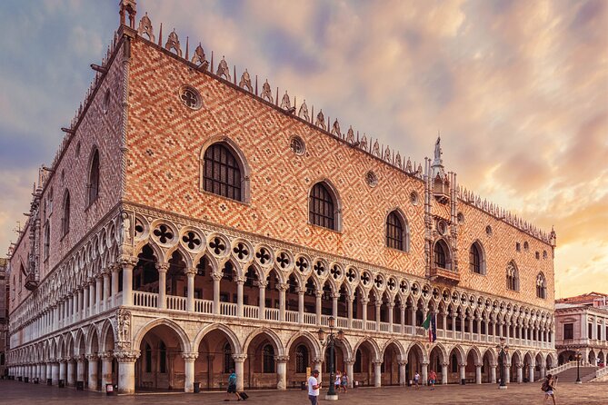 Venezia Walking Tour with Audio and Written Guide by a Local - Canal Grande to Rialto: the classic views with less stress