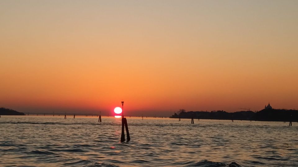 Venezia:Tour con aperitivo al tramonto - The Arsenale view you can’t get on foot