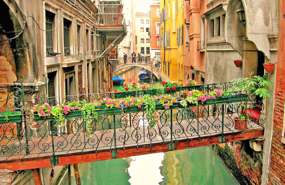 Venice: 1.5-Hour Wandering Around the City - Key Highlights You’ll Actually Notice