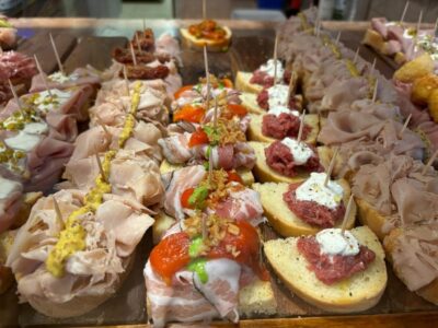 Venice: 10 shades of Cicchetti and Wine - Where the Walk Starts: Campo San Giacomo di Rialto