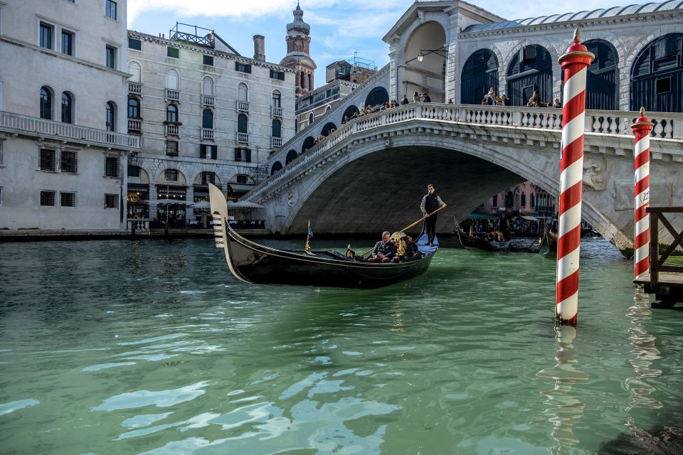 Venice: 2-Hour Private Photo Walk - The relaxed route: quiet lanes plus famous landmarks