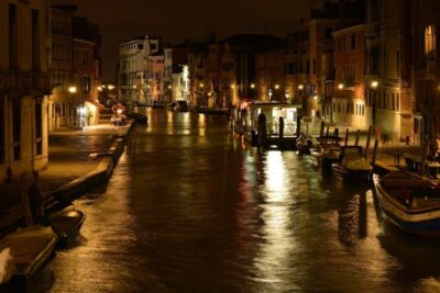 Venice: 2-Hour Private Walking Tour at Night - Meeting at the Column by Palazzo Ducale