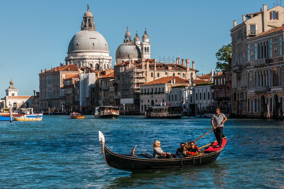 Venice: 3-Hour Private Photo-Walk - Where You Go: Famous Venice Landmarks and Quieter Sides