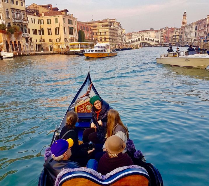 Venice: 30 min Gondola Ride on the Grand Canal with Guide - Key things to know before you go