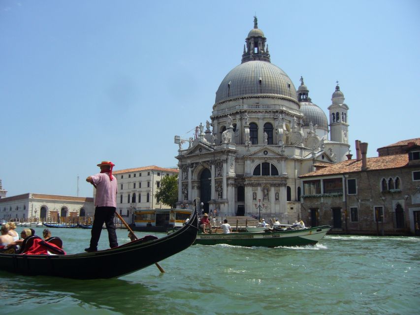 Venice: 30 min Gondola Ride on the Grand Canal with Guide - The guided landmark stops: what each one adds (and what to expect)