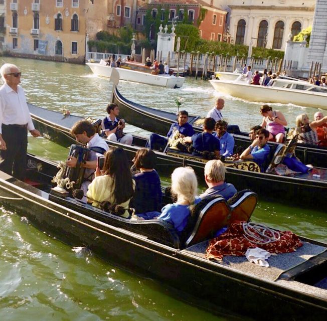 Venice: 30-Minute Gondola Ride on Grand Canal with Serenade - A gondola that actually comes with music